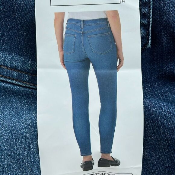 Kirkland Signature Ladies' High Rise Skinny Jeans Blue Tencel Size 8 - Picture 2 of 3